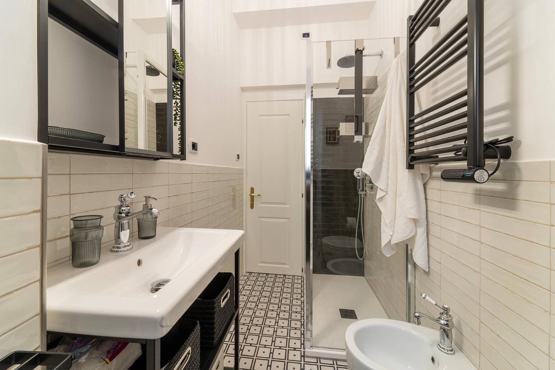 Pictadomus-albus, Metro Furio Camillo Apartment Rom
