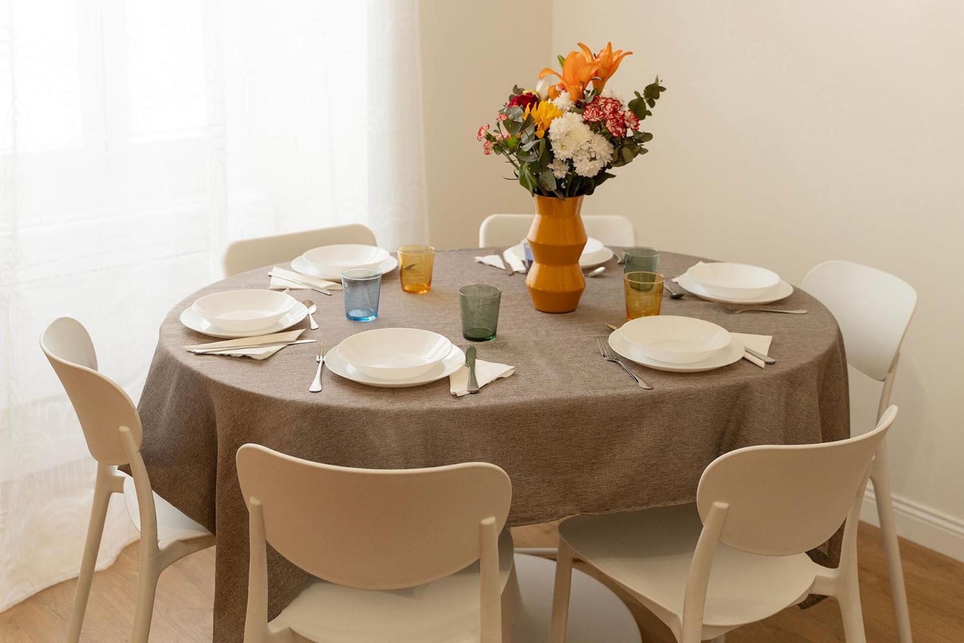 Pictadomus-albus, Metro Furio Camillo Apartment Rom